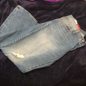 Levi’s Distressed Skinny Jeans